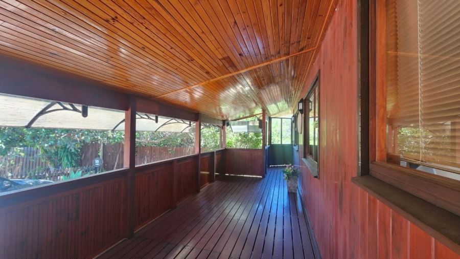 4 Bedroom Property for Sale in Keurboomstrand Western Cape